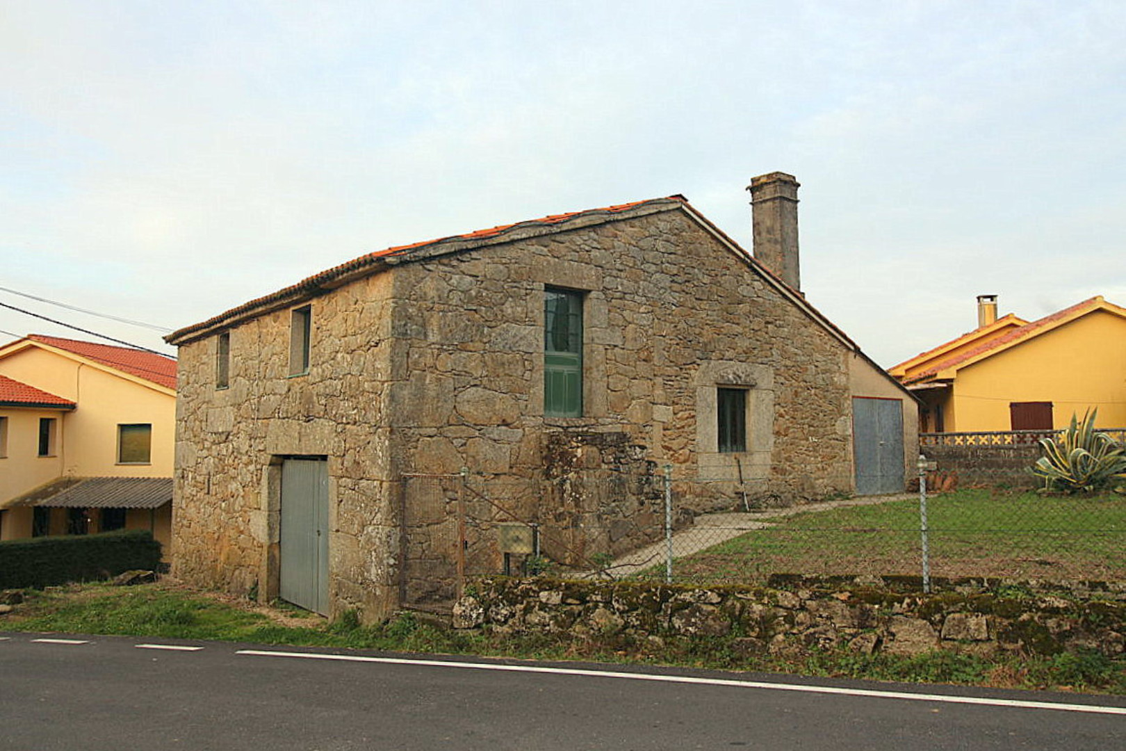 VIVIENDA A REFORMAR EN SANTIAGO DE OIS - COIROS