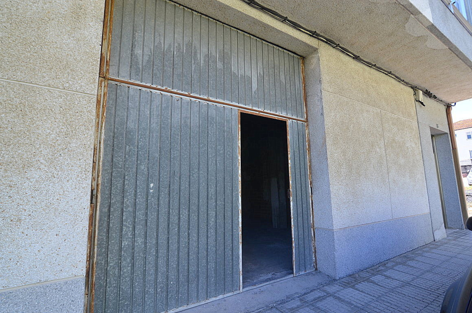 LOCAL EN ALQUILER EN OZA CESURAS